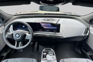 BMW iX esikatselu 10