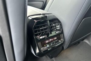 BMW iX esikatselu 15