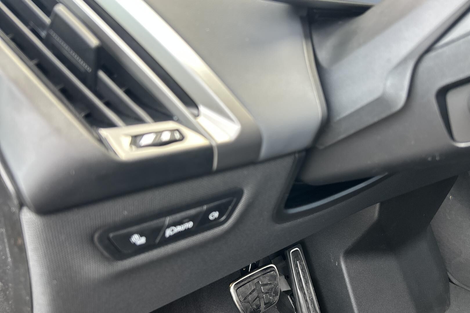 BMW iX iso kuva 18