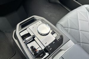 BMW iX esikatselu 19