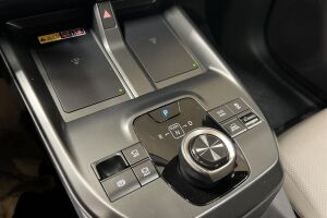 Toyota bZ4X Touring esikatselu 10