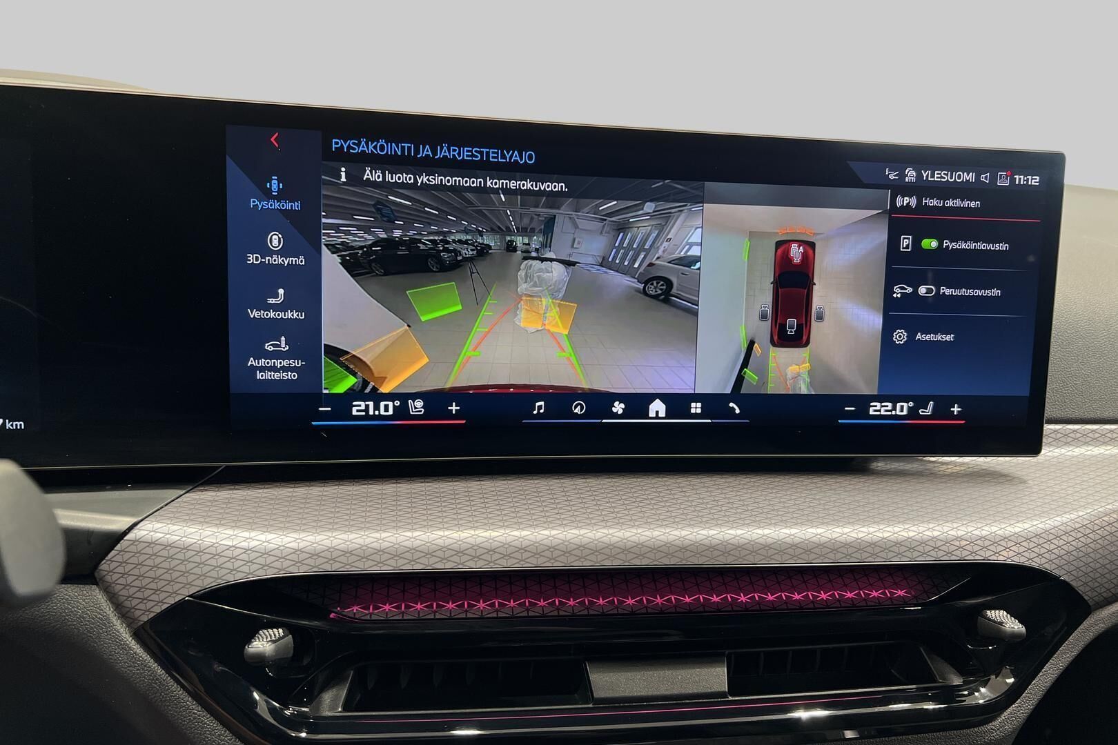 BMW I4 M60 iso kuva 15