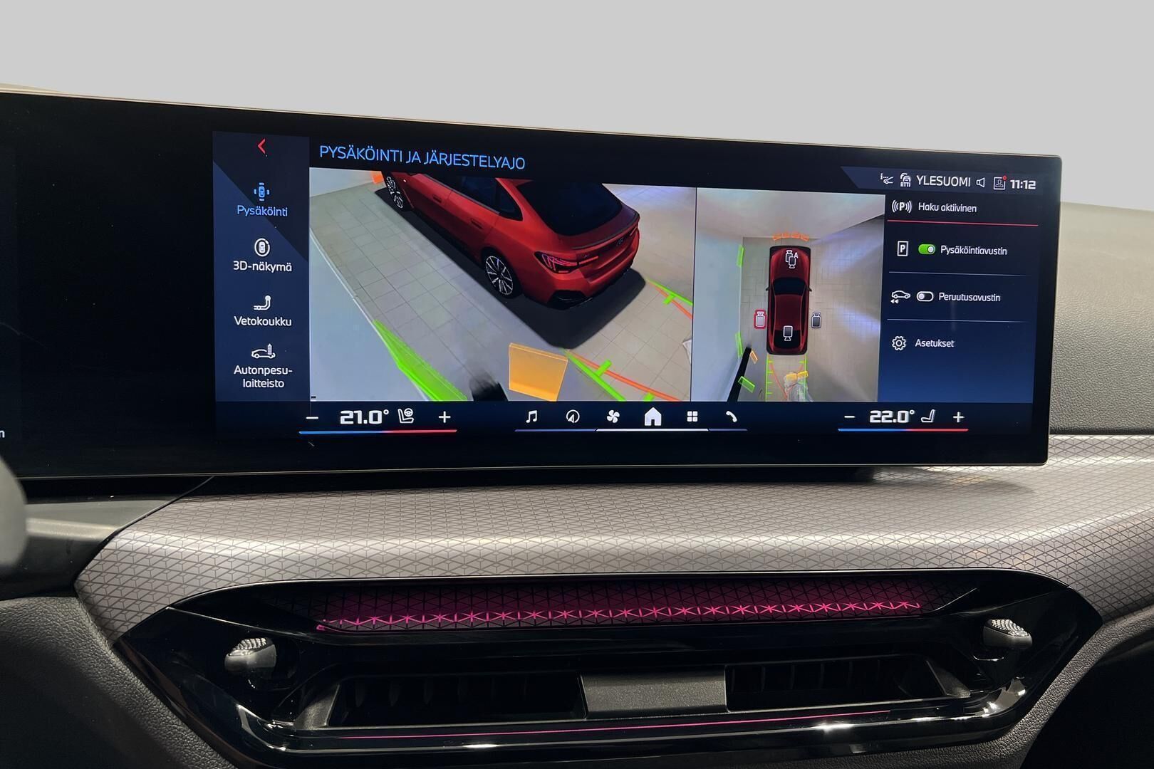BMW I4 M60 iso kuva 16