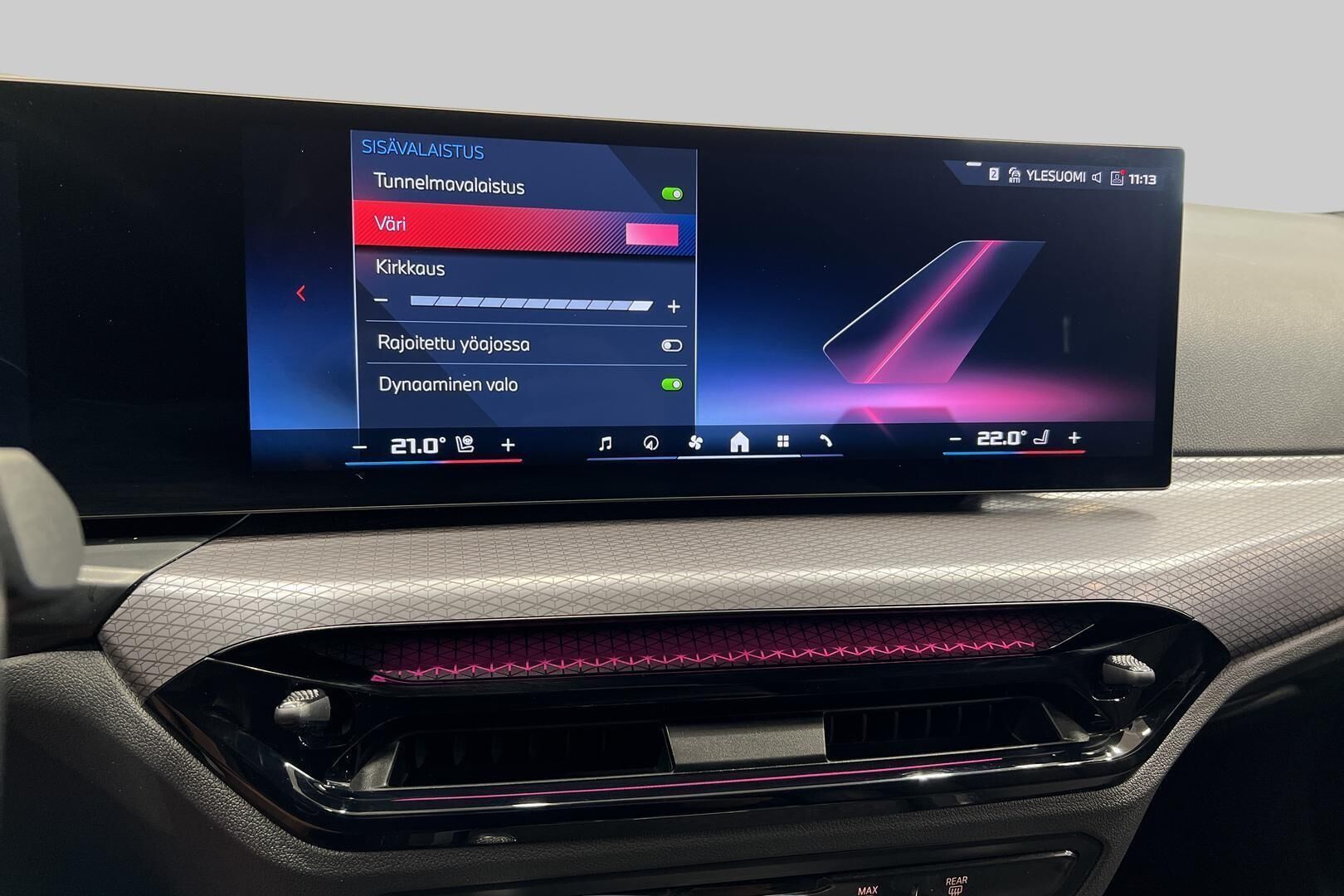 BMW I4 M60 iso kuva 21