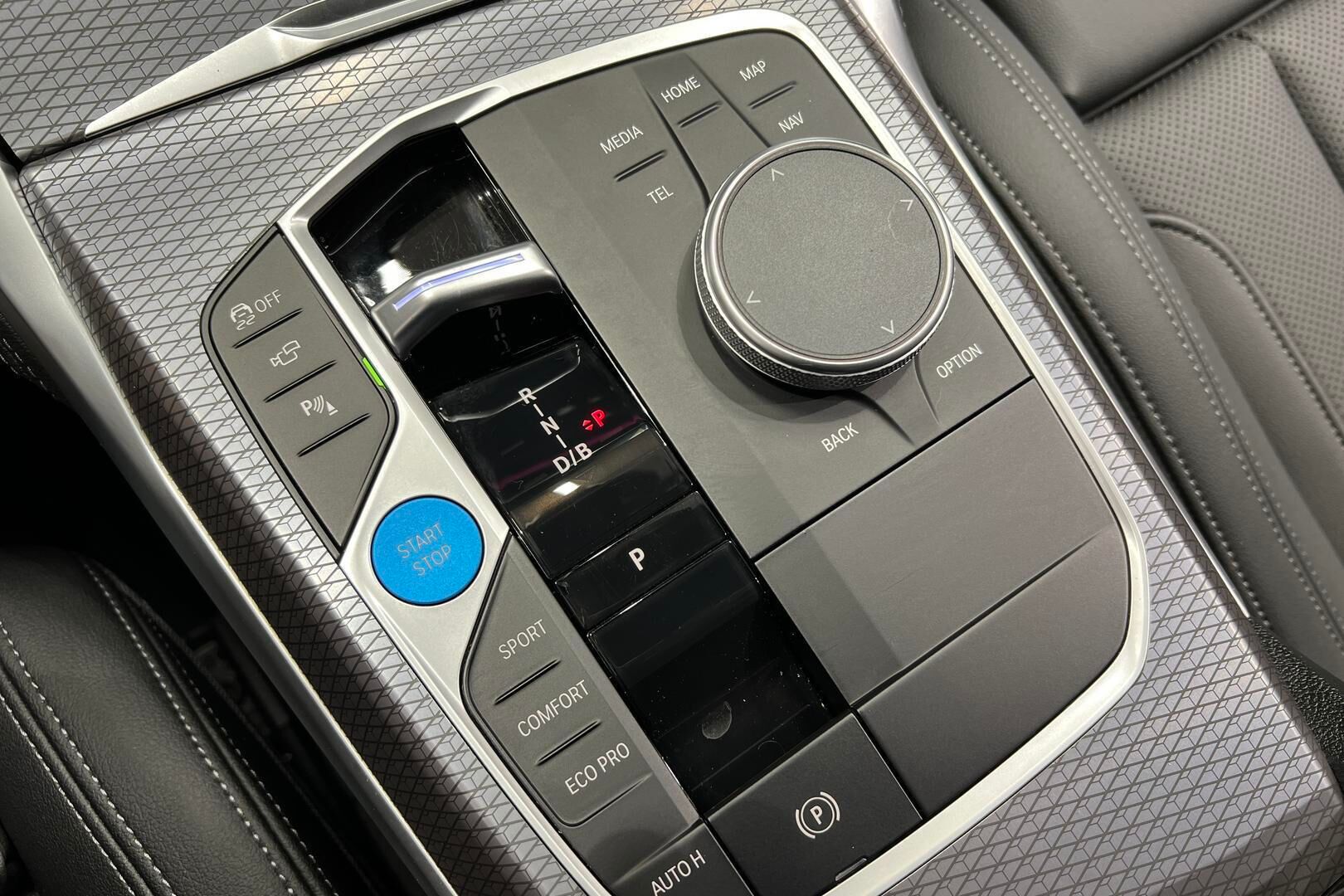 BMW I4 M60 iso kuva 29