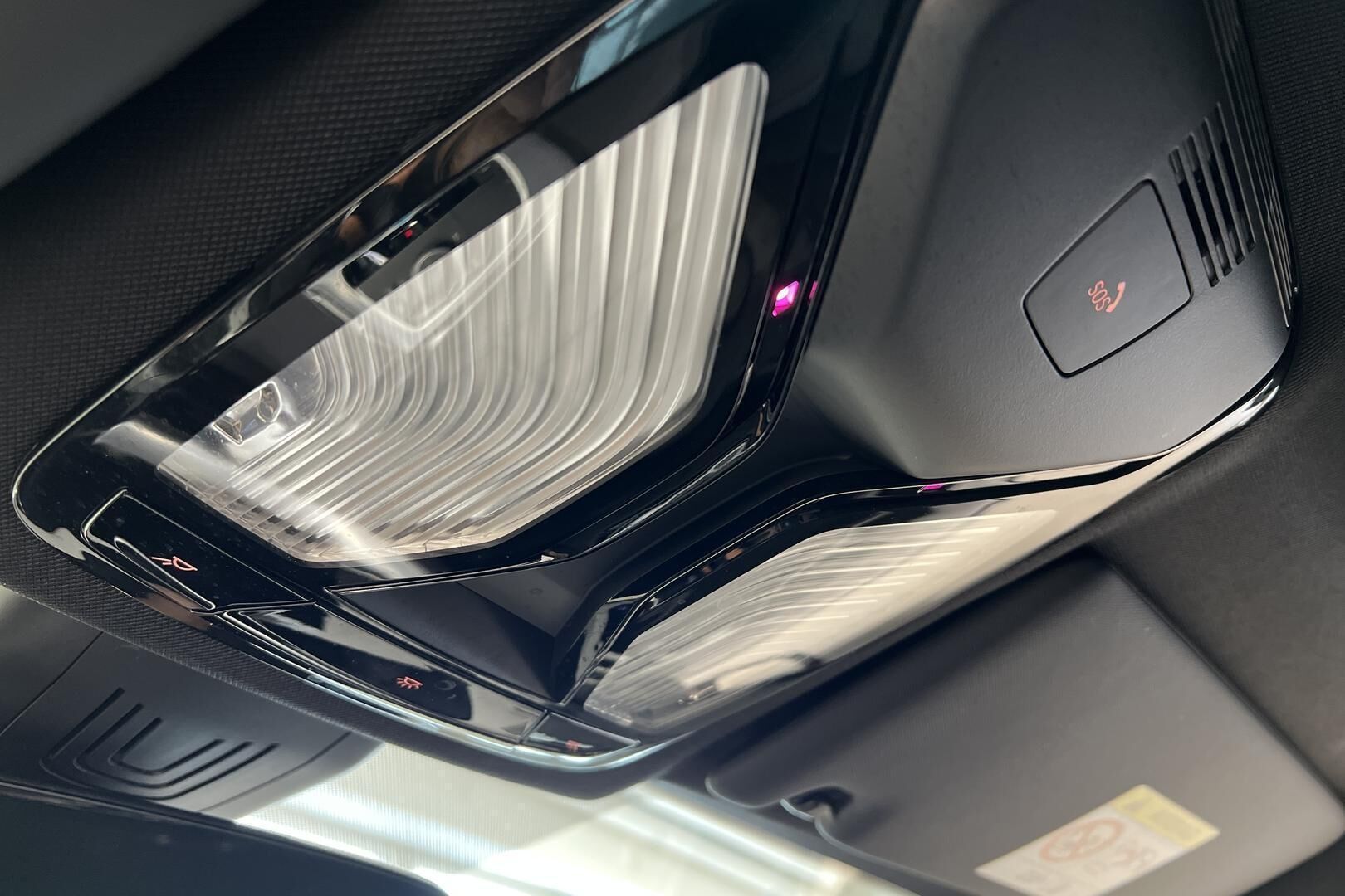 BMW I4 M60 iso kuva 31