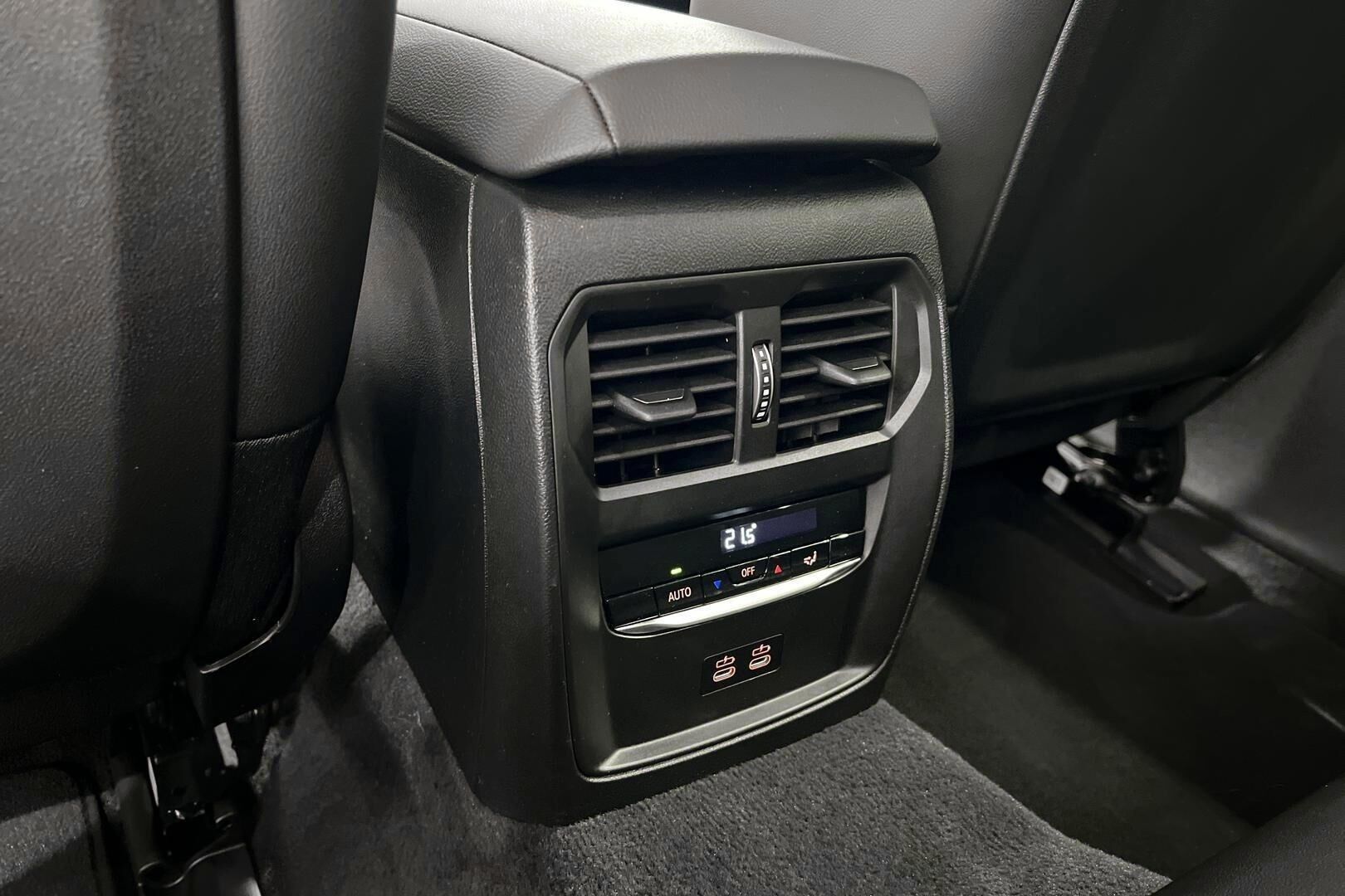 BMW I4 M60 iso kuva 40