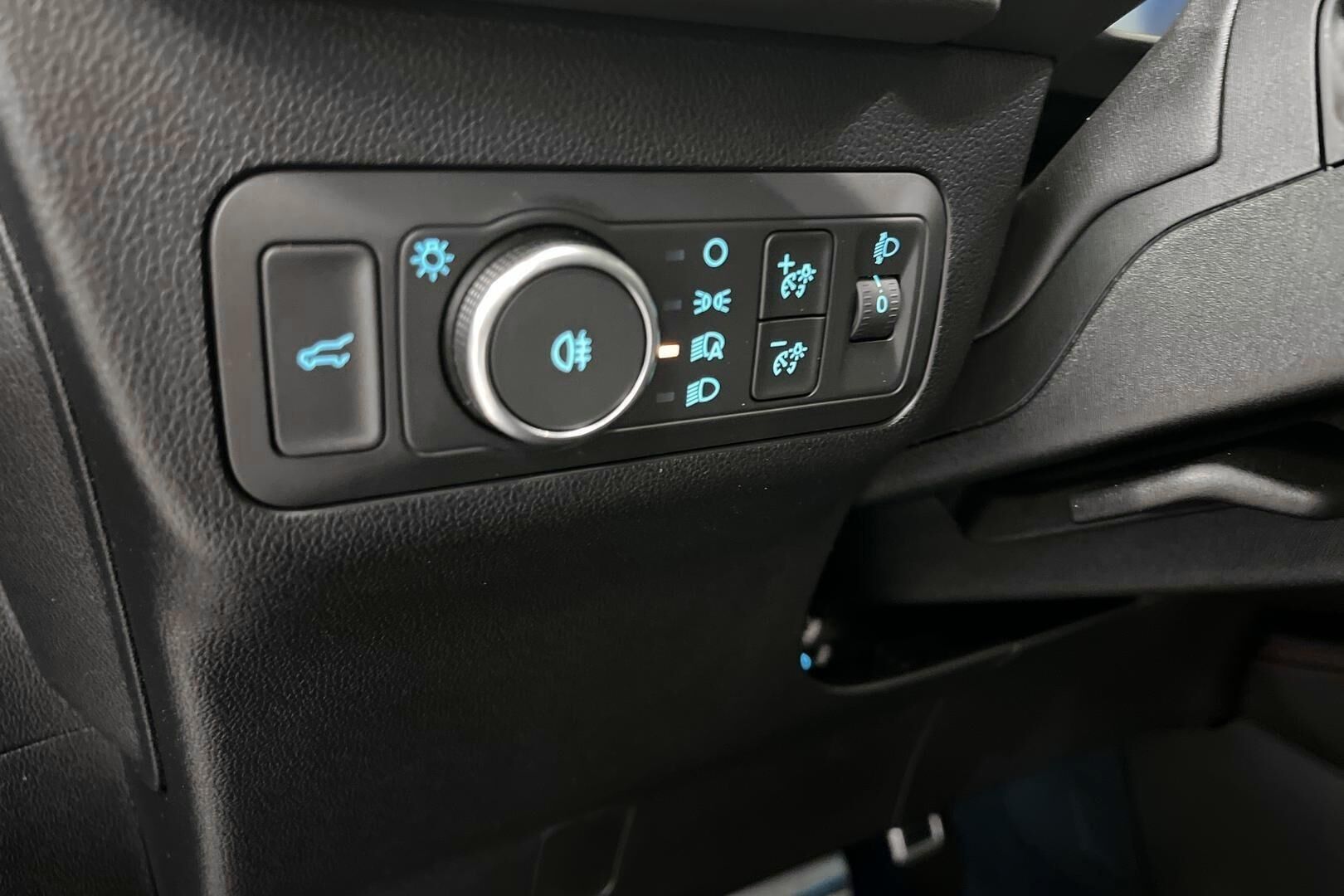 Ford Kuga iso kuva 16