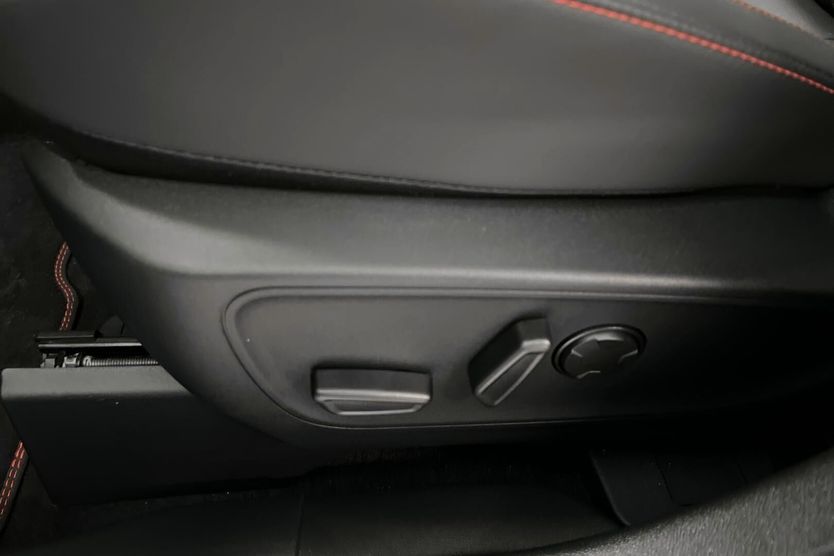 Ford Kuga iso kuva 17