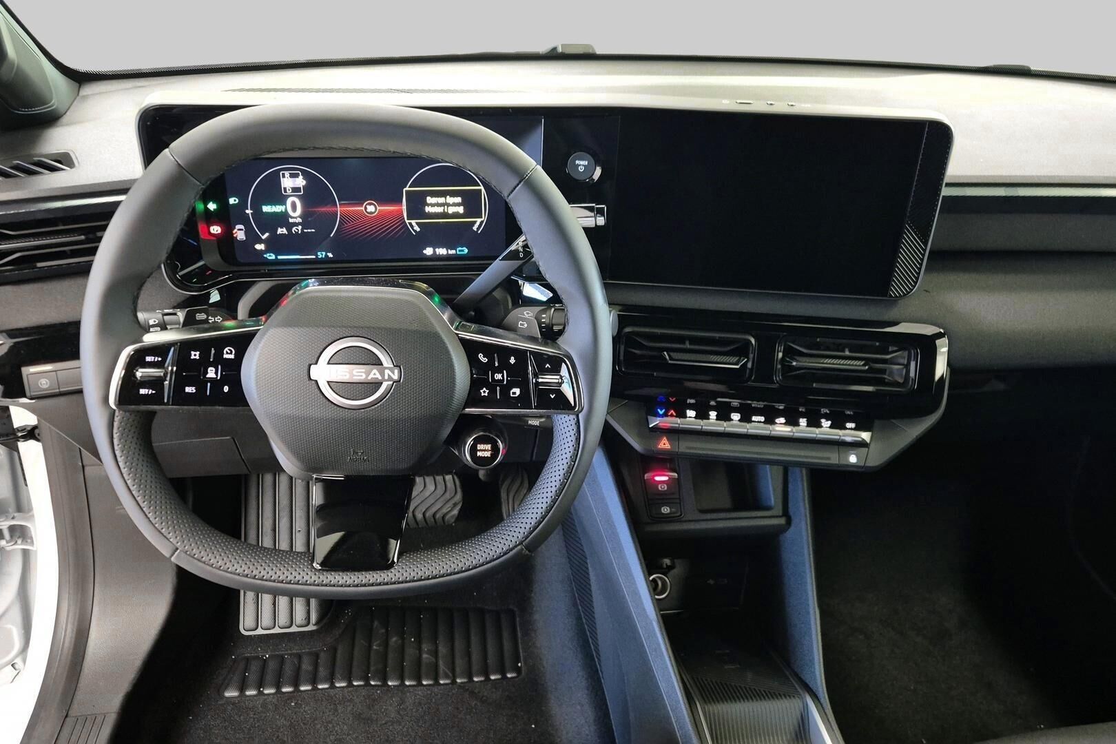 Nissan Micra iso kuva 6