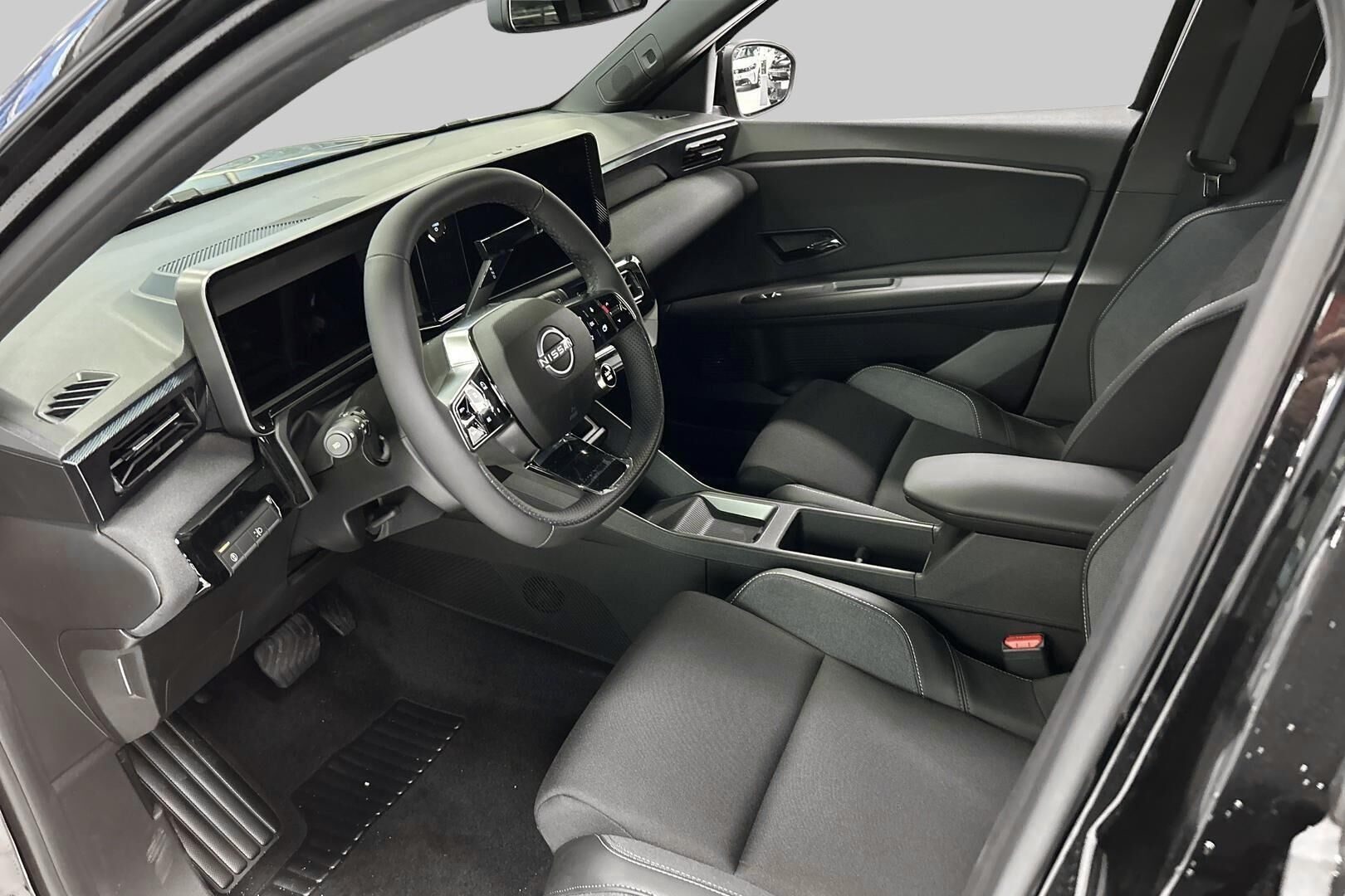 Nissan Micra iso kuva 18