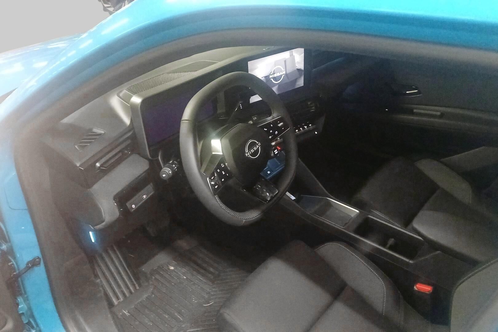 Nissan Micra iso kuva 1