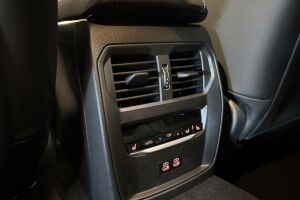 BMW i4 esikatselu 25