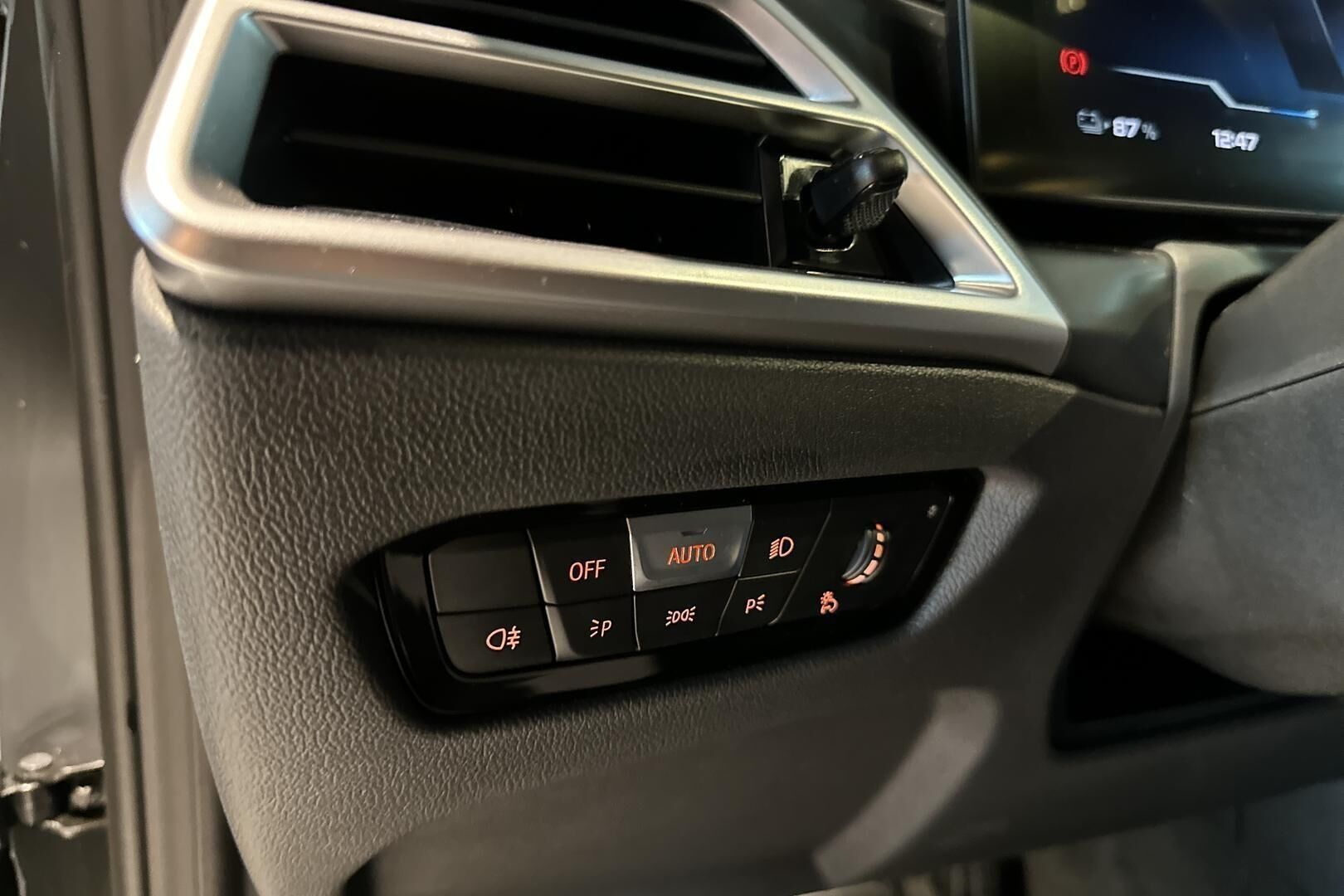 BMW i4 iso kuva 10