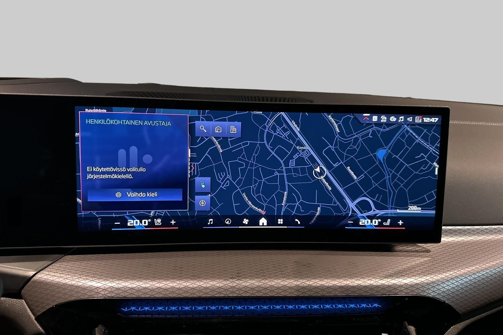 BMW i4 iso kuva 13