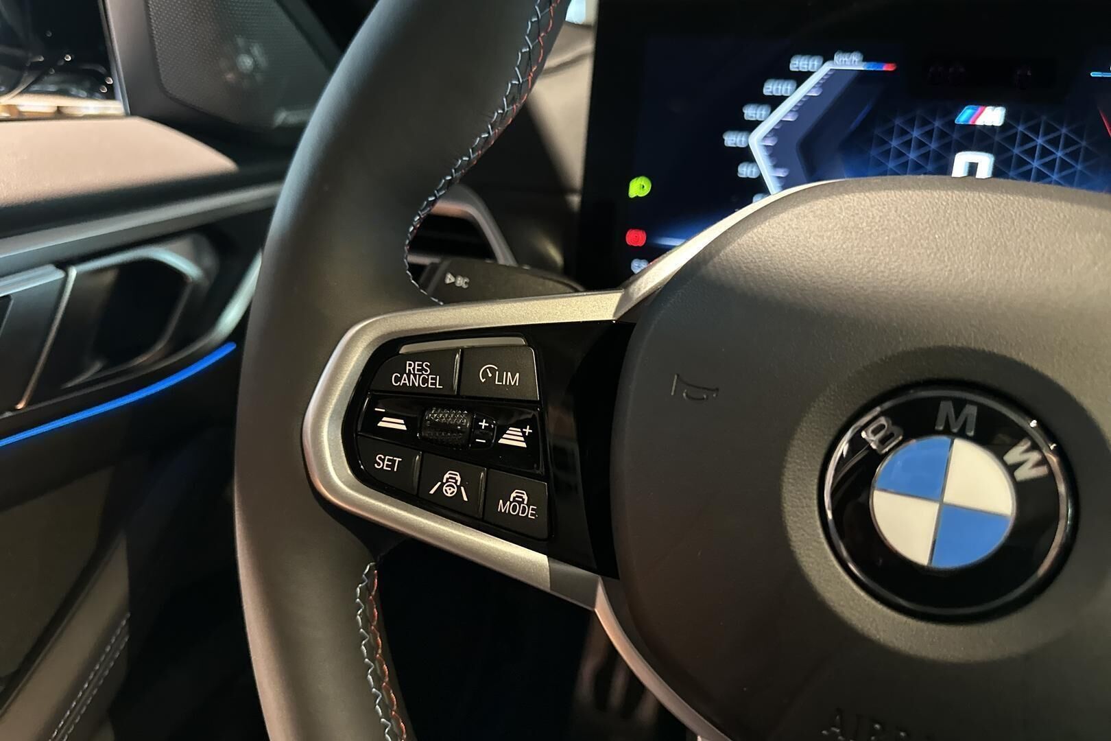 BMW i4 iso kuva 17