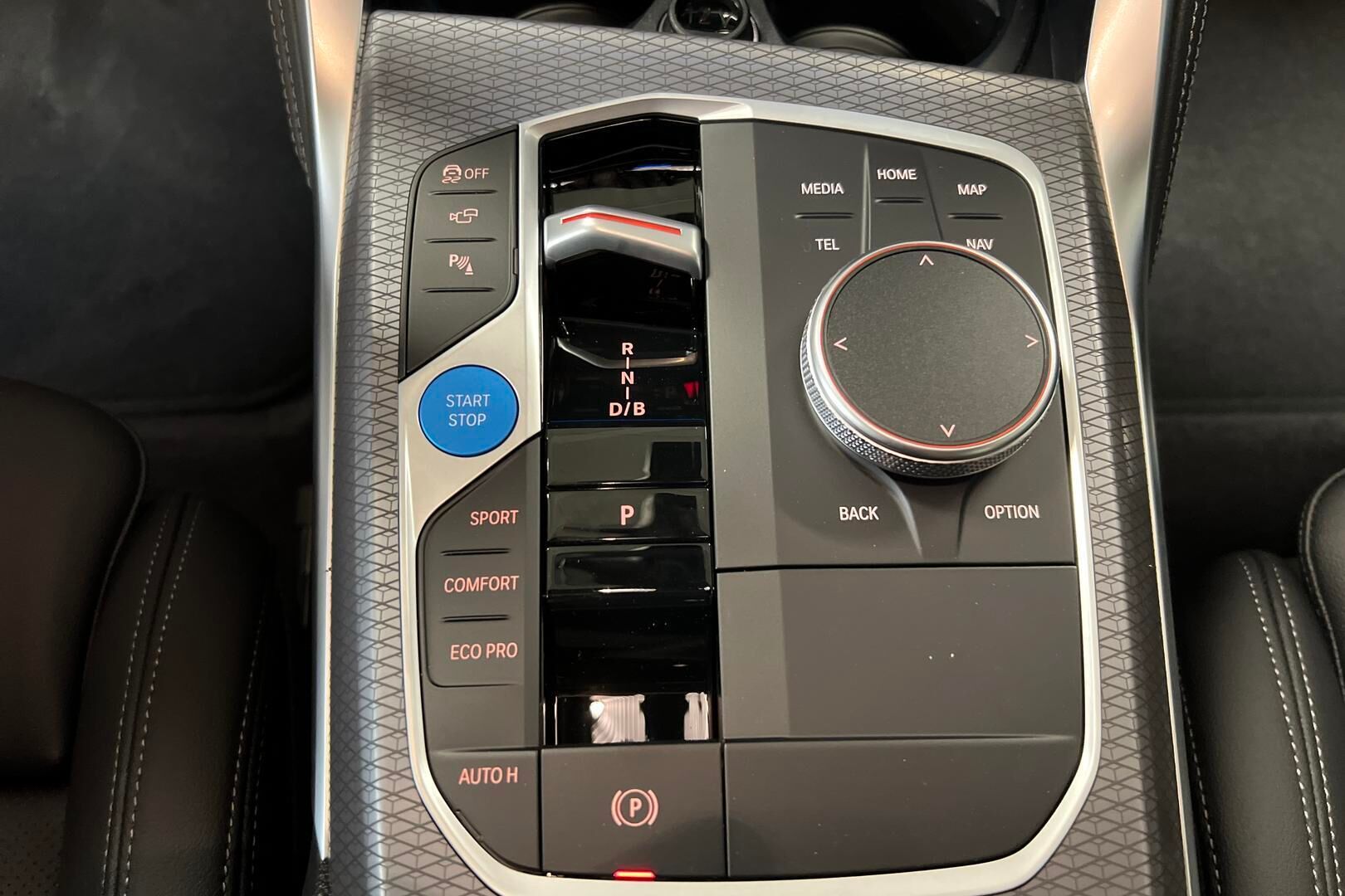 BMW I4 M60 iso kuva 21