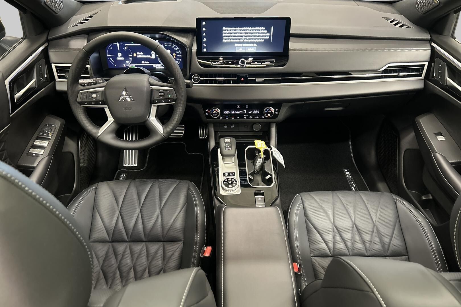 Mitsubishi Outlander iso kuva 10