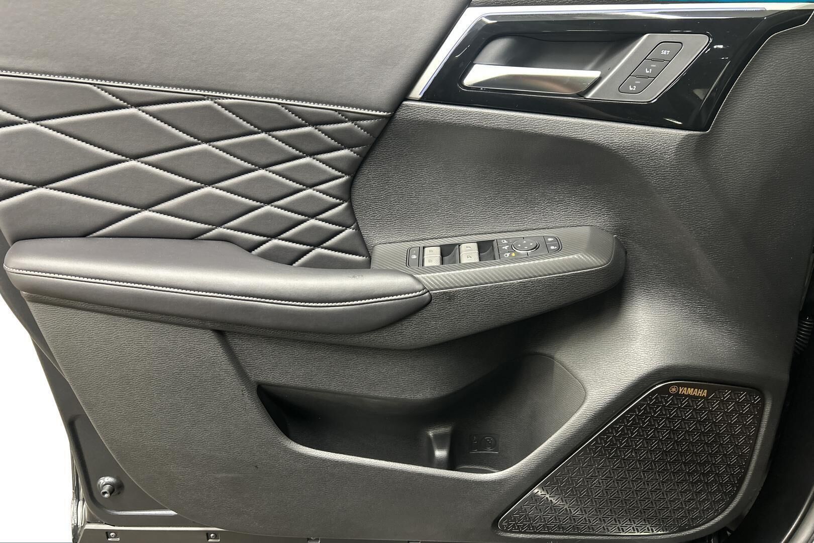 Mitsubishi Outlander iso kuva 20
