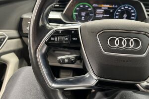 AUDI E-TRON esikatselu 14