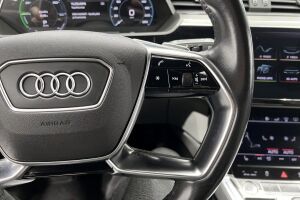 AUDI E-TRON esikatselu 15