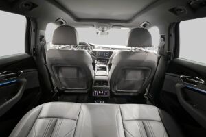 AUDI E-TRON esikatselu 18