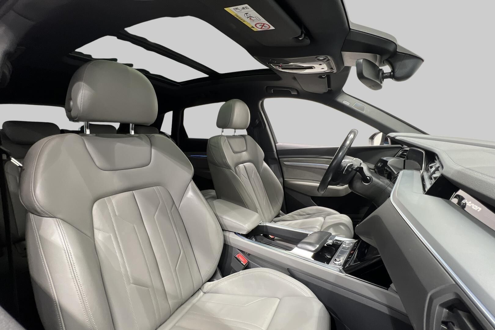 AUDI E-TRON iso kuva 19