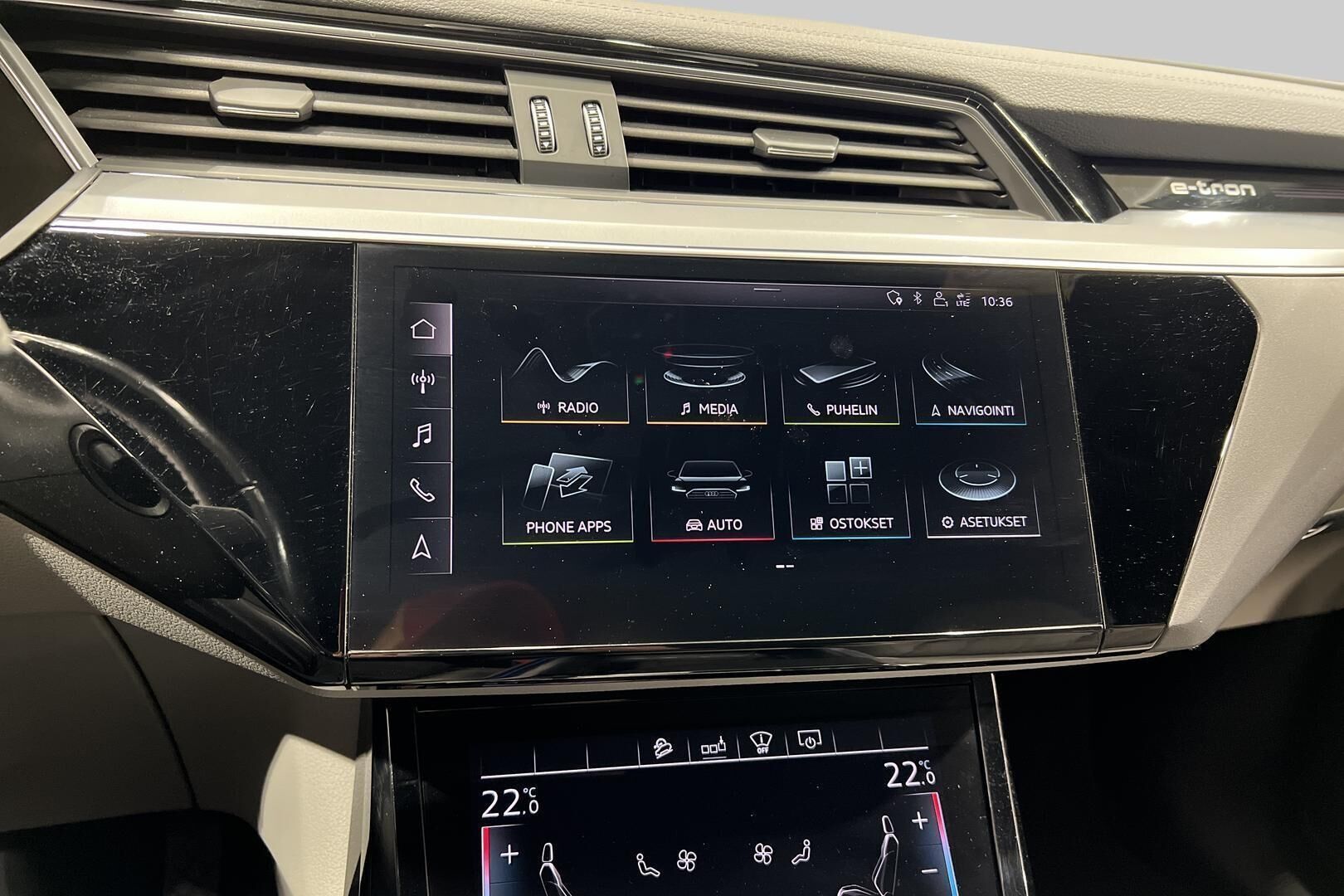 AUDI E-TRON iso kuva 22