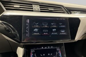 AUDI E-TRON esikatselu 22