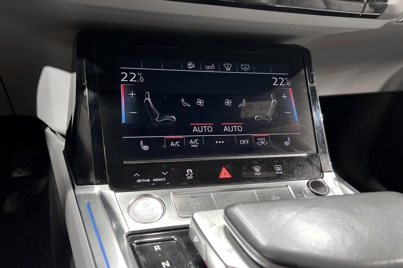 AUDI E-TRON iso kuva 23