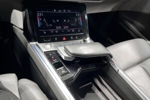 AUDI E-TRON esikatselu 24