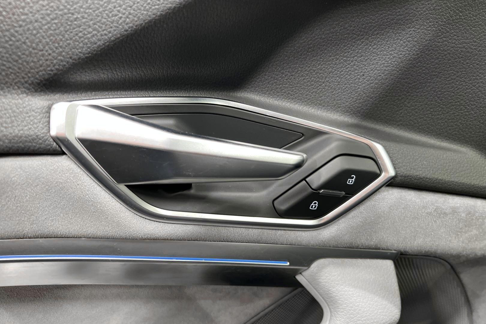 AUDI E-TRON iso kuva 27