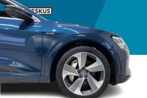 AUDI E-TRON esikatselu 5