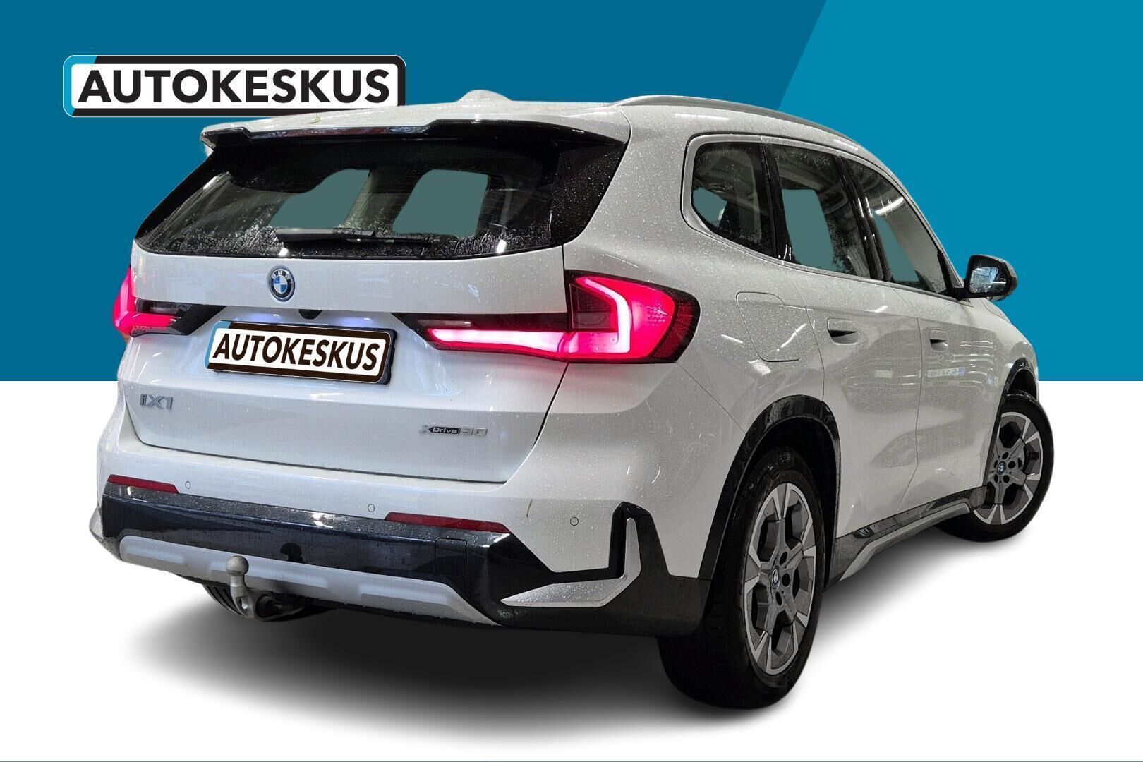 BMW IX1 iso kuva 2