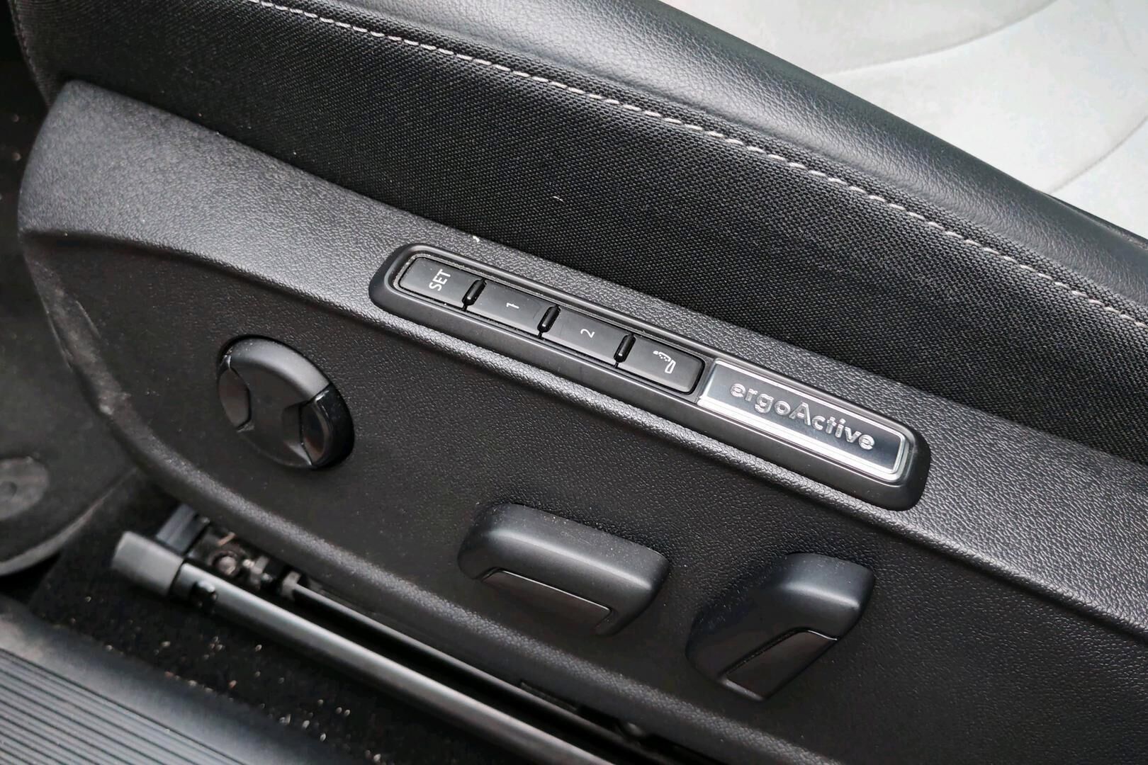 VOLKSWAGEN ID.3 iso kuva 2
