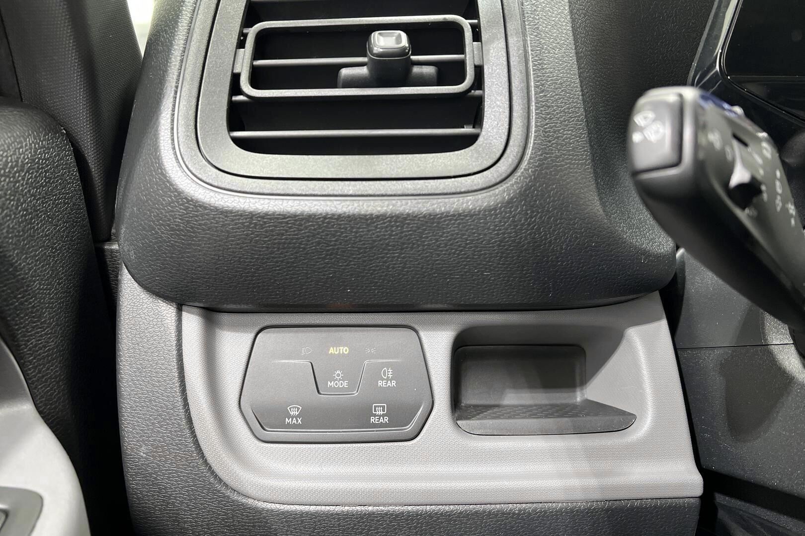VOLKSWAGEN ID. Buzz Cargo iso kuva 27
