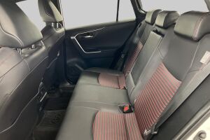TOYOTA RAV4 PLUG-IN esikatselu 8