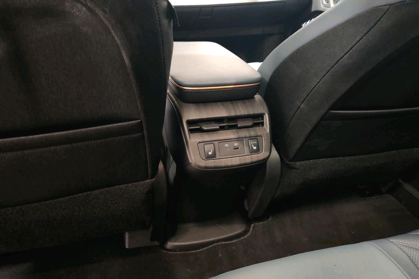 NISSAN ARIYA iso kuva 10