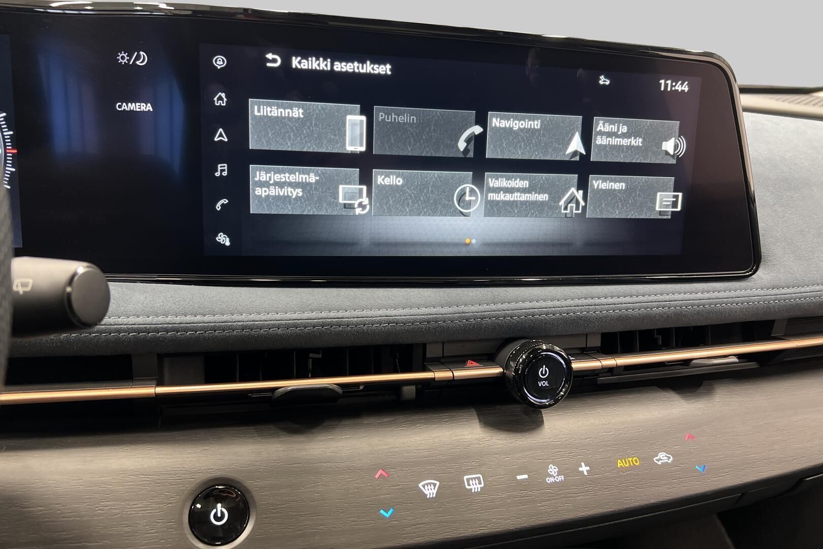 NISSAN ARIYA iso kuva 18