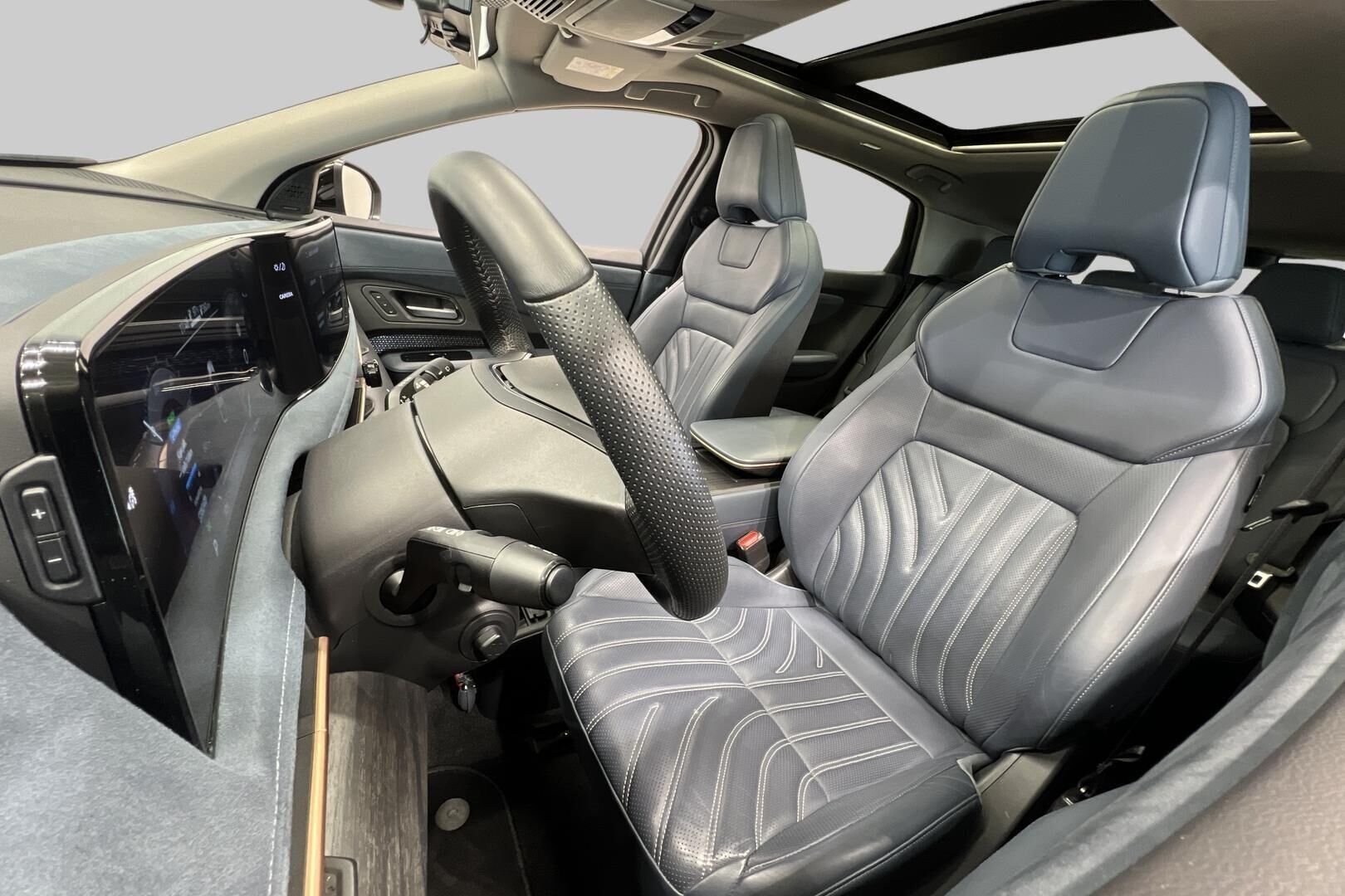 NISSAN ARIYA iso kuva 36
