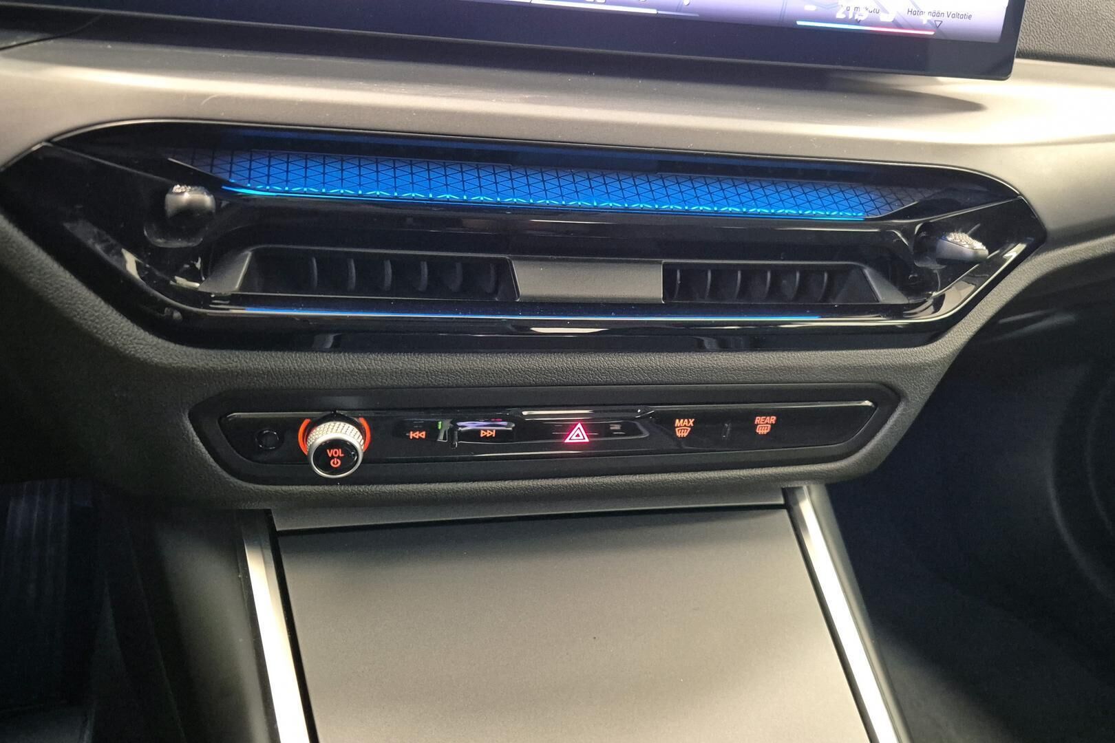 BMW I4 iso kuva 15