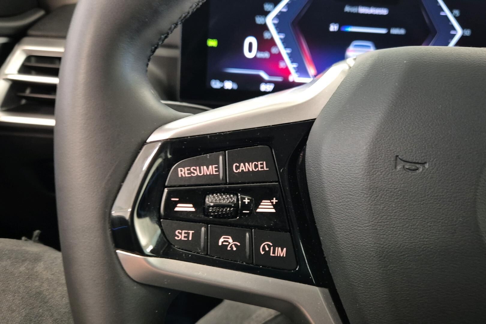 BMW I4 iso kuva 18