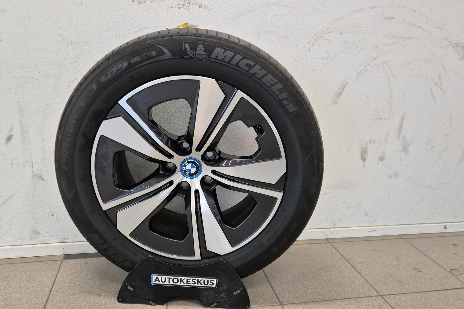 BMW I4 iso kuva 22