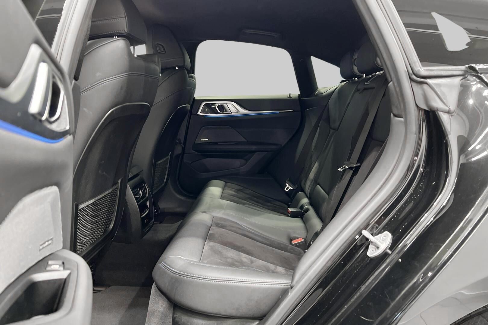 BMW I4 iso kuva 10