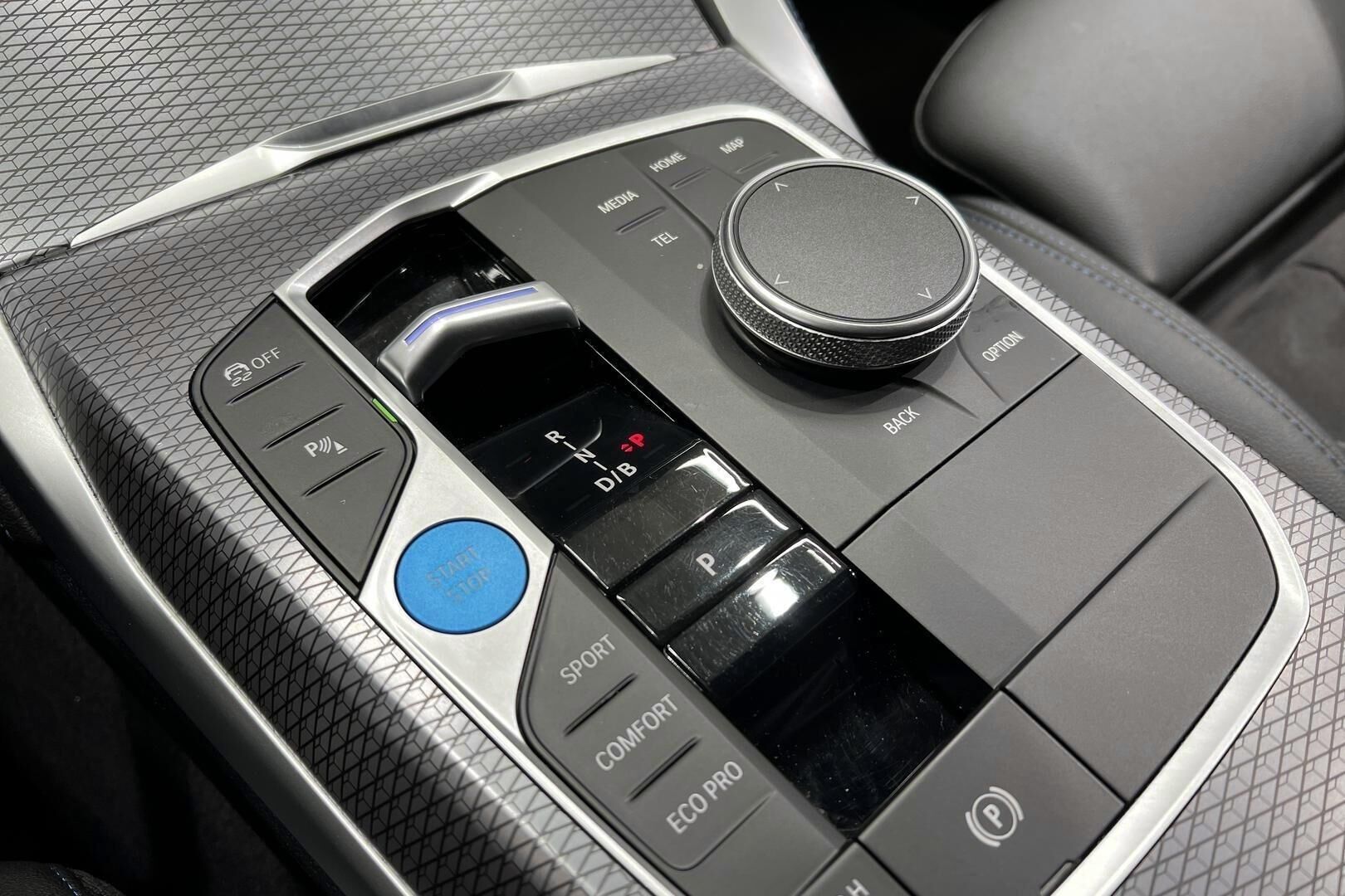 BMW I4 iso kuva 23