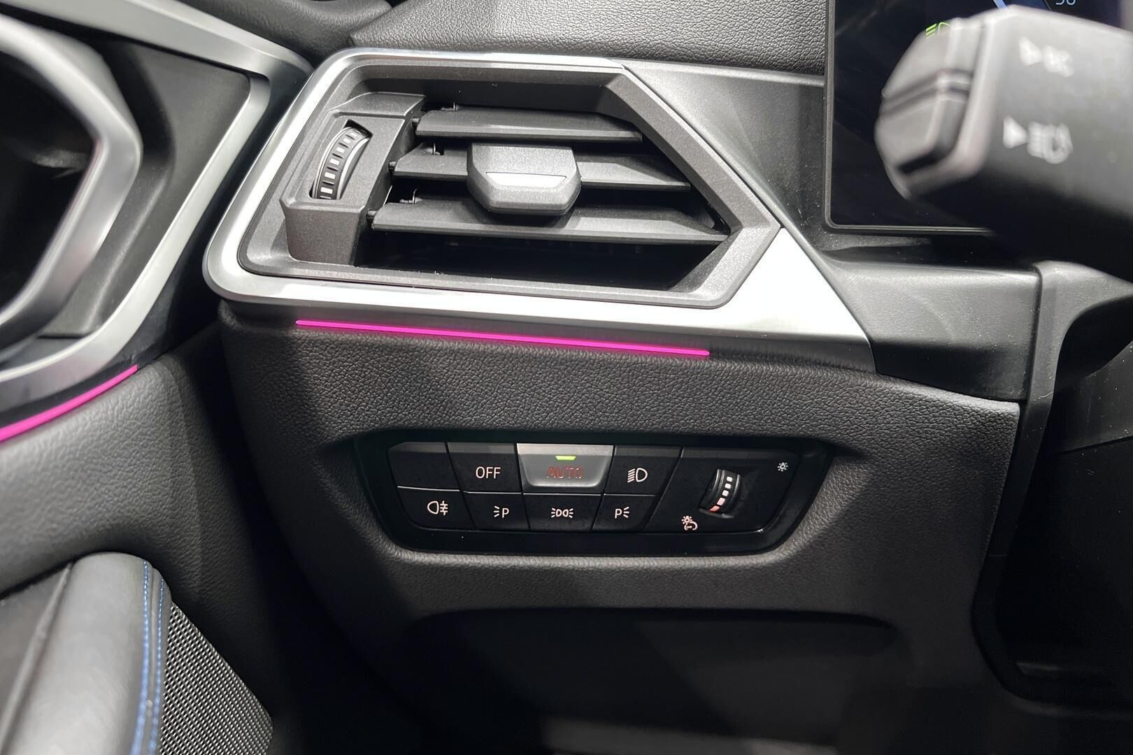 BMW I4 iso kuva 27