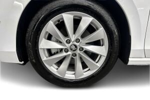 SKODA SUPERB esikatselu 13