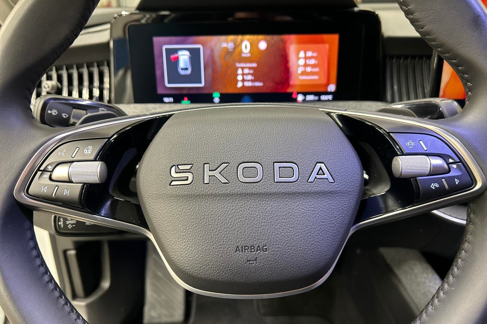 SKODA SUPERB iso kuva 14