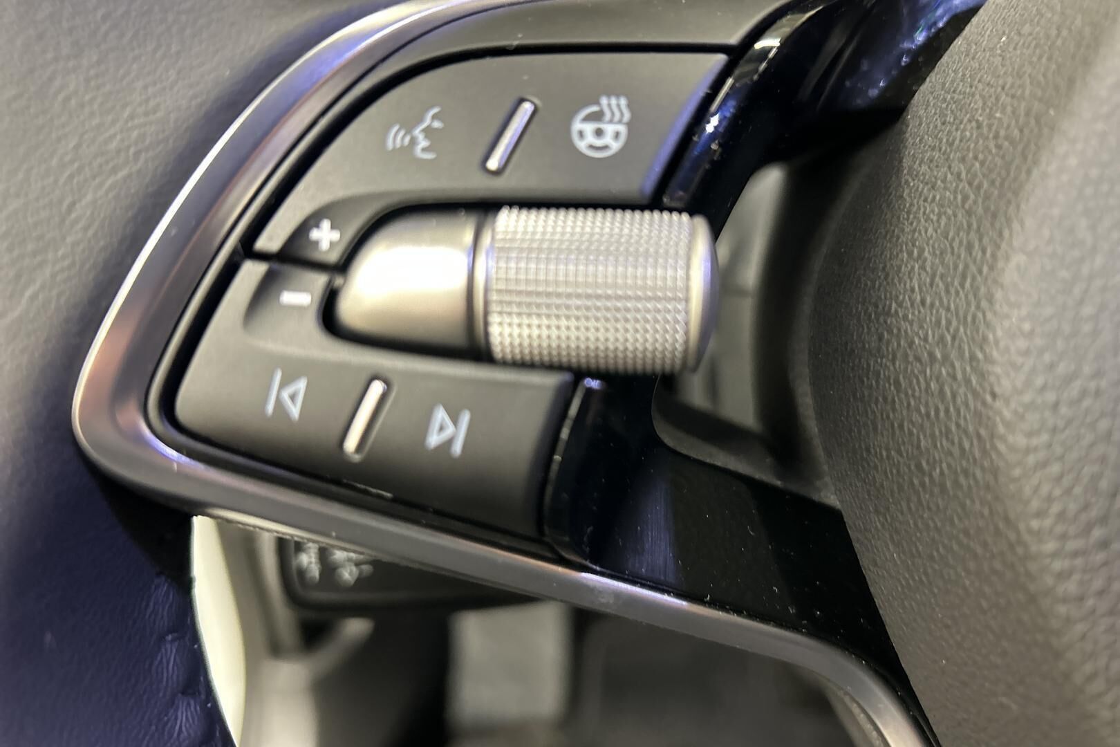 SKODA SUPERB iso kuva 16