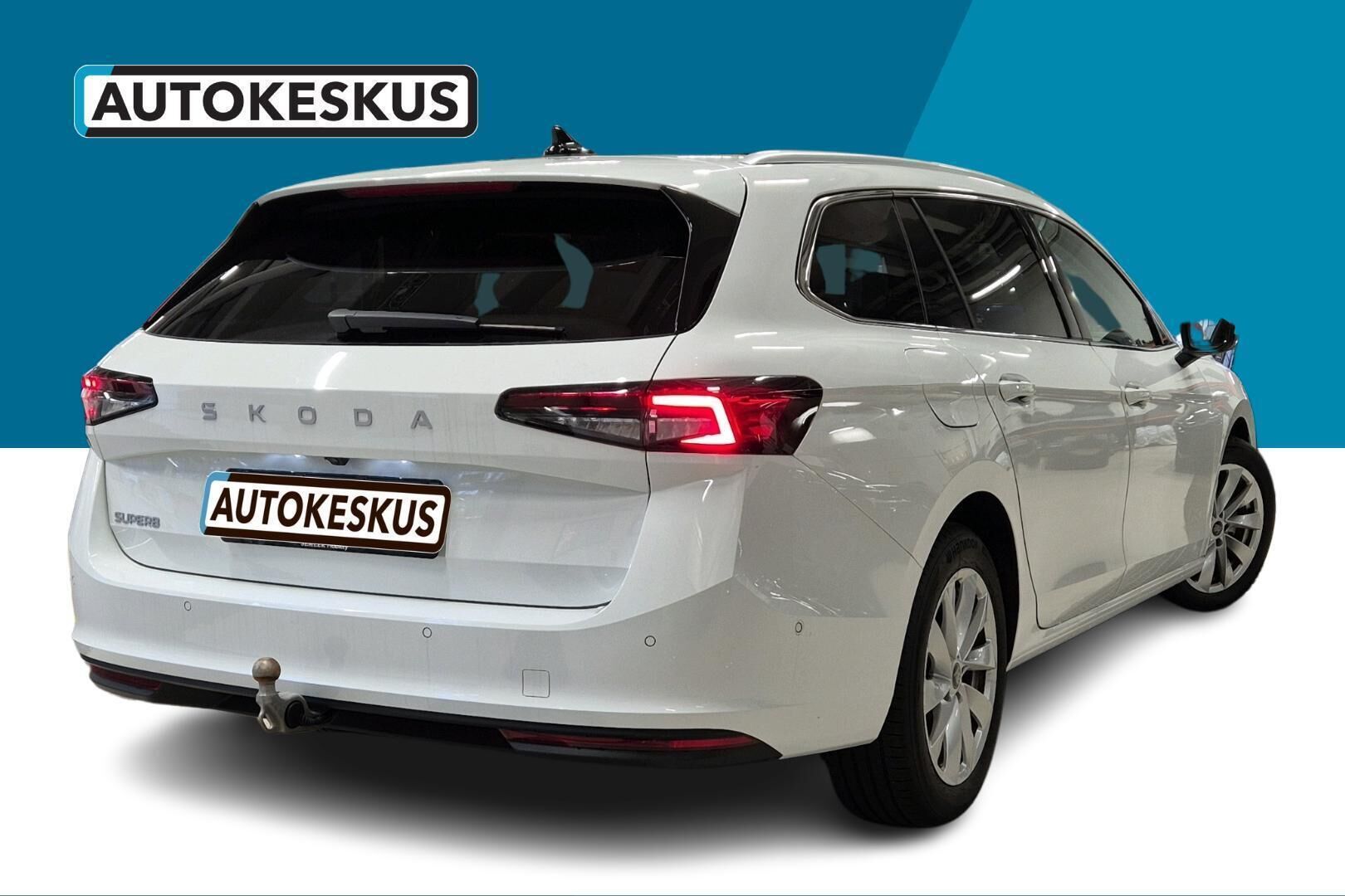 SKODA SUPERB iso kuva 2